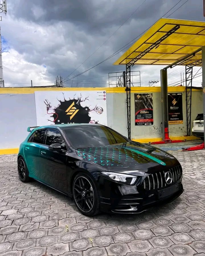 Vehicle Wrapping Detail