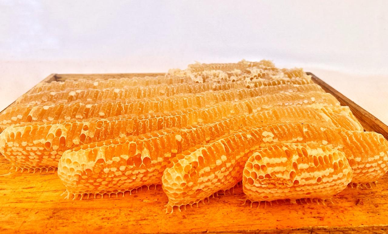Raw honey comb