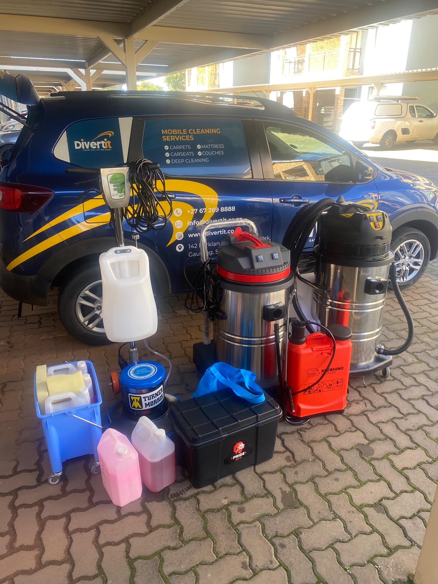 Divertit mobile cleaning equipment and branded vehicle